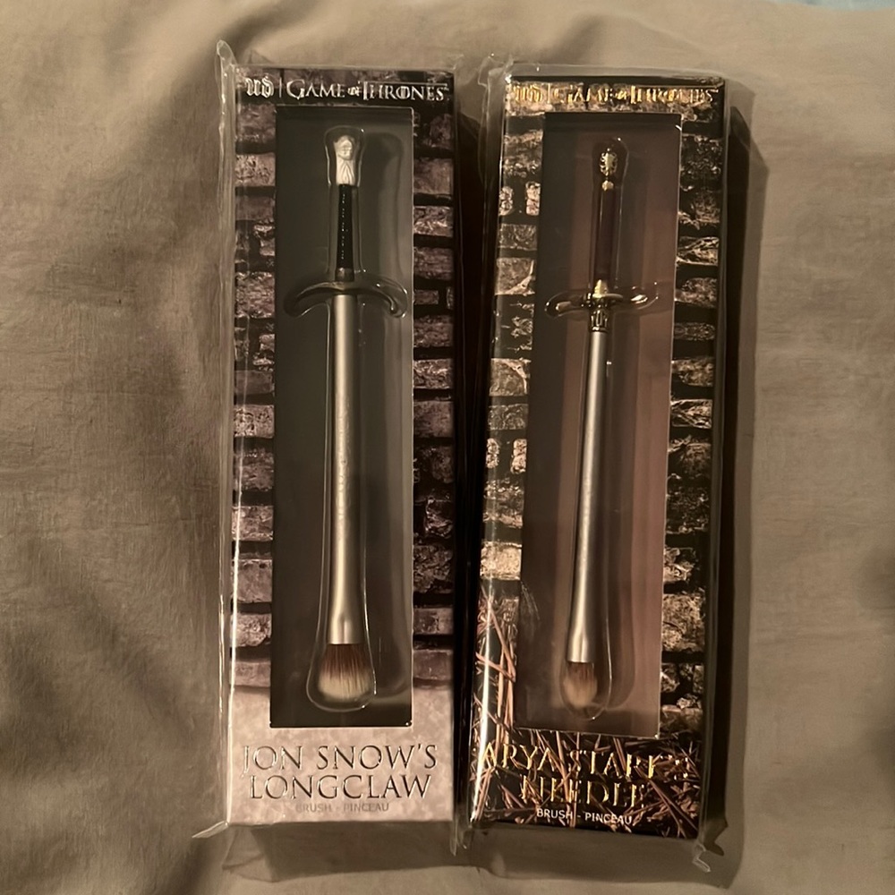 Urban Decay x Game of Thrones Limited Edition brushes